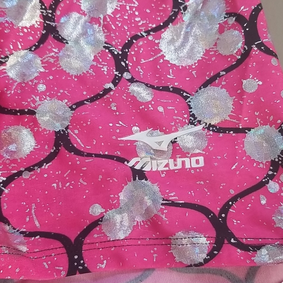 ❤Mizuno DryLite spandex performance shorts - Picture 2 of 3